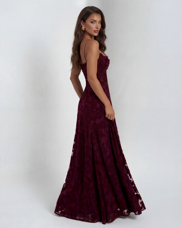 Sofia | Abito Maxi in Pizzo Floreale con Spalline a Spaghetti e Scollo Dritto