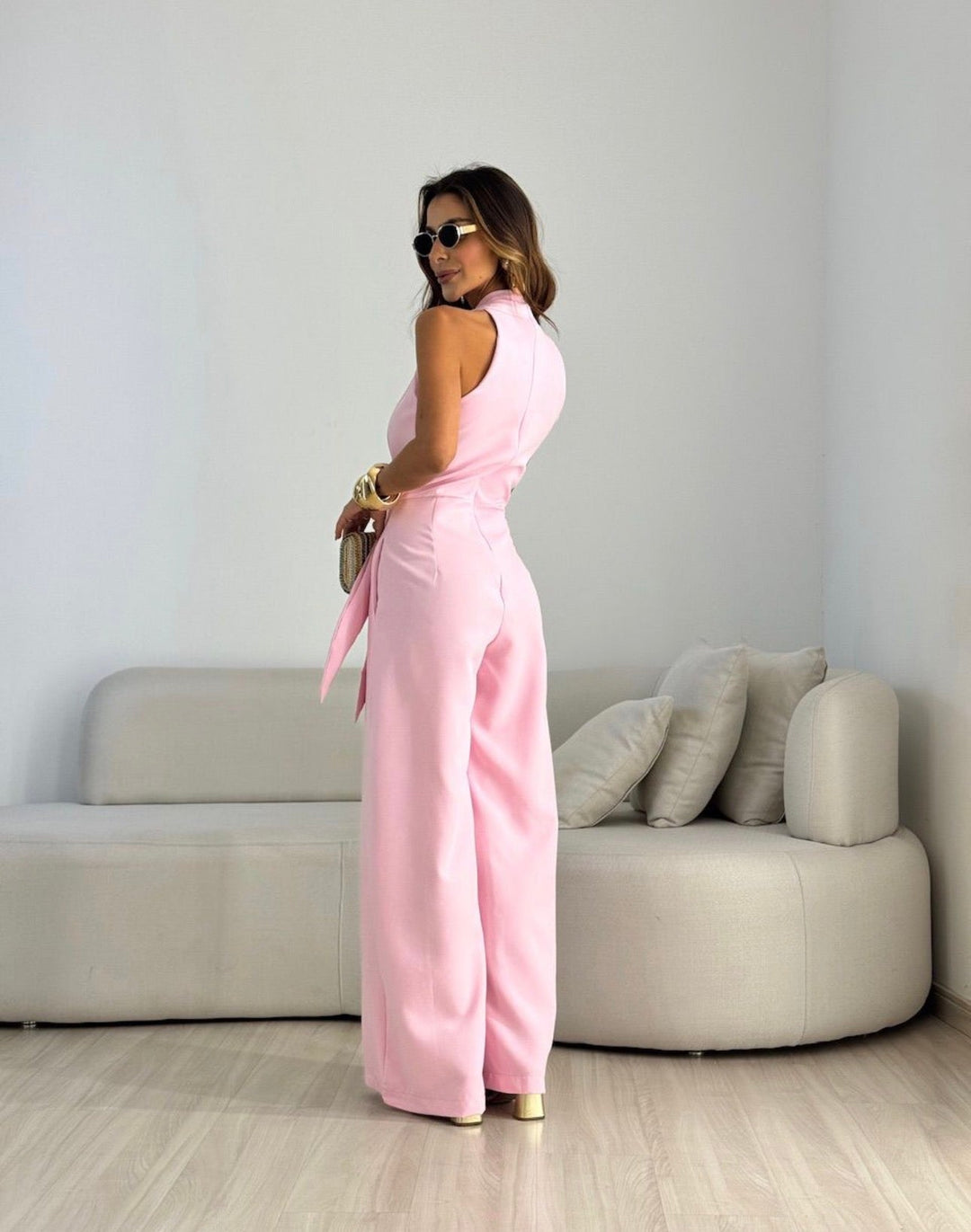 Clarissa | Una elegante tuta dalla linea moderna e raffinata
