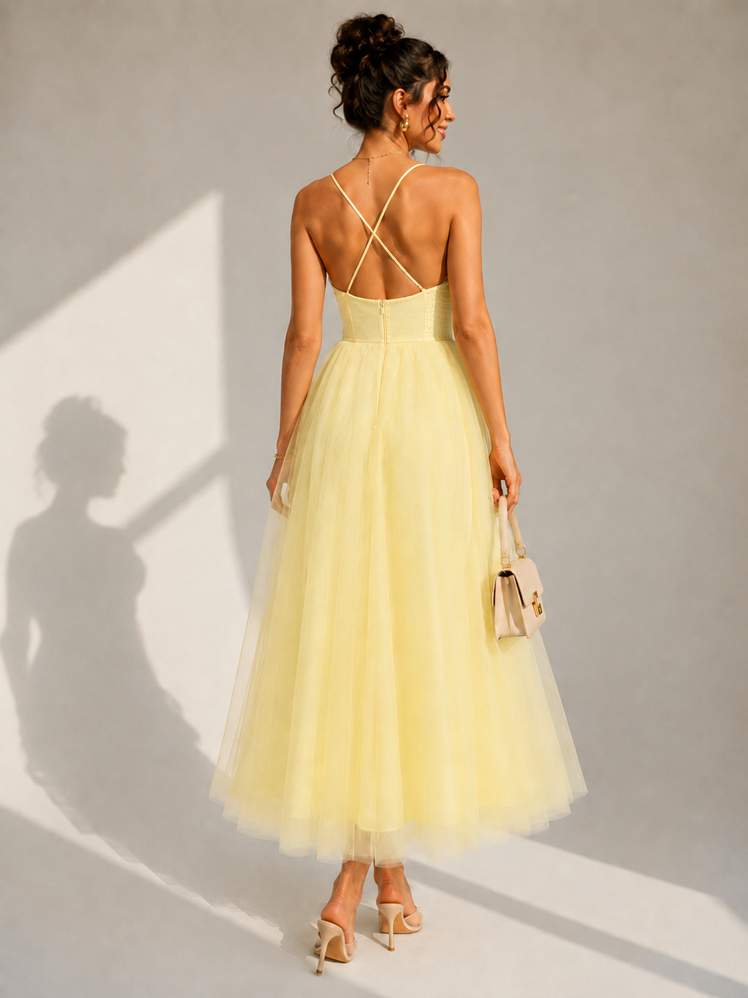 Brigitta | Elegante abito midi in tulle con schiena scoperta e dettaglio a bustino