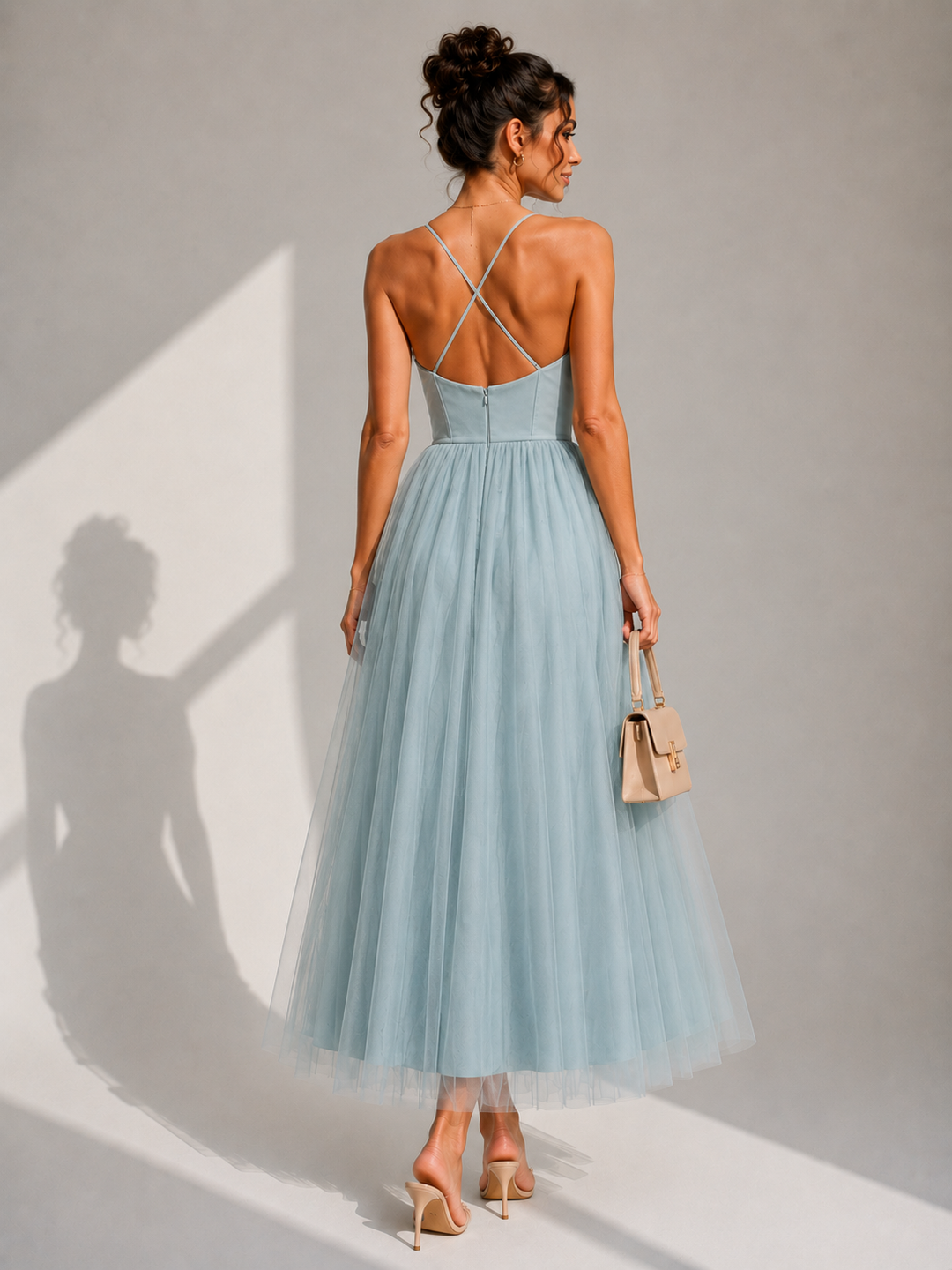Brigitta | Elegante abito midi in tulle con schiena scoperta e dettaglio a bustino