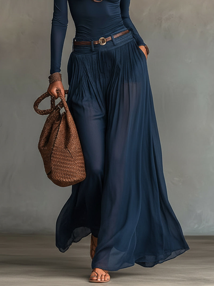 Marta – completo in tulle blu scuro che snellisce