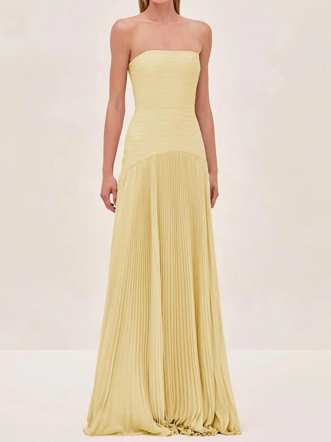Priscilla | Un'eleganza sofisticata che slancia la silhouette con delicatezza