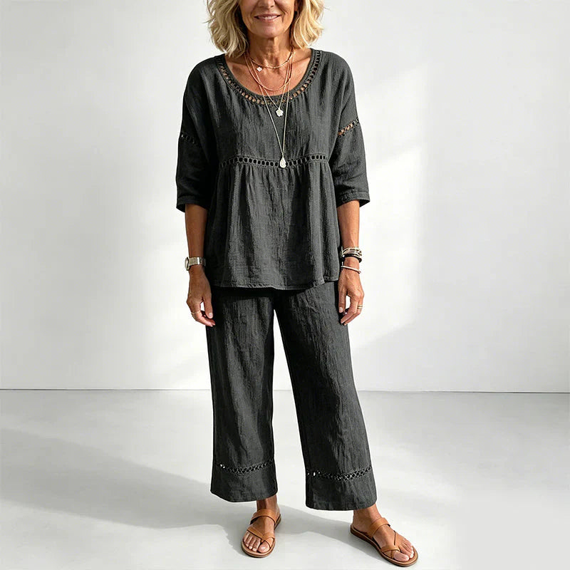 Livia - Completo casual con dettagli traforati